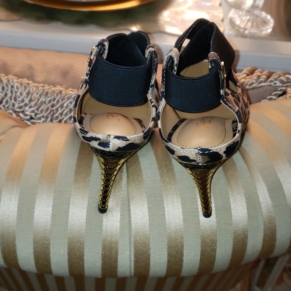 Sexy must have shoes. Brand new. - Picture 2 of 5